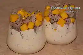Творожный десерт с манго и питахайей