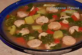 Суп с колбасками и капустой 