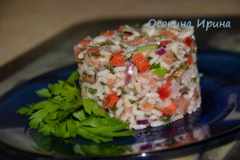 Рисовый салат с сёмгой