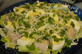 Салат с сельдью и яйцами