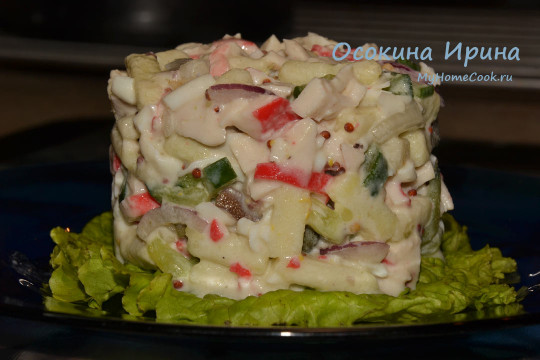 Салат с крабовым мясом, авокадо и огурцом