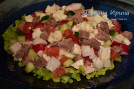 Салат с говядиной и свежими овощами