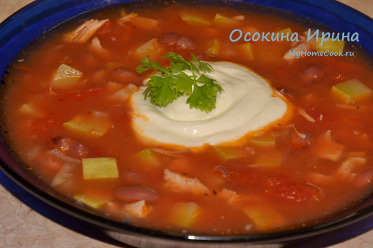 Суп с фасолью и кабачком