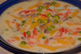 Сырный суп с мясом и овощами