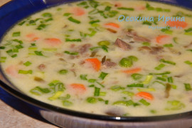 Сырный суп с мясом и морской капустой