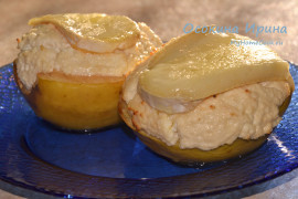 Запечённые яблоки с творогом и сыром
