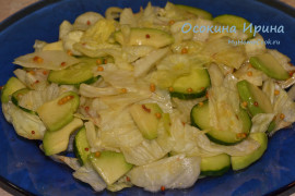 Салат с огурцами и авокадо