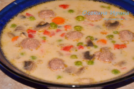Сырный суп с фрикадельками и грибами