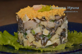 Салат с креветками и морской капустой