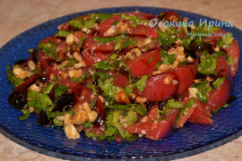 Салат из помидоров с орехами - 2