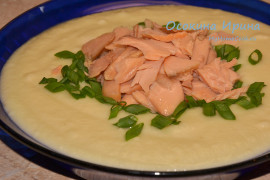 Суп-пюре из цветной капусты с копчёной кетой