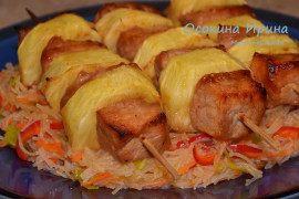 Шашлычки из свинины с ананасом