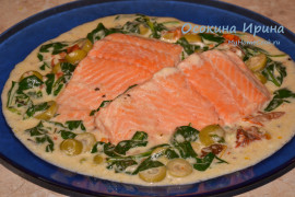 Форель с кокосовым соусом