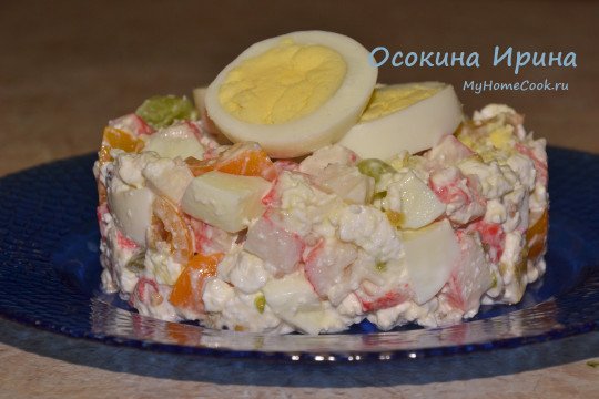 Салат с творогом и крабовыми палочками