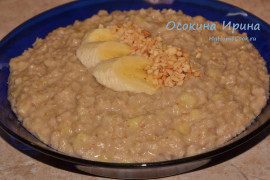 Овсянка с бананом и арахисовой пастой