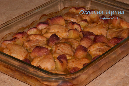 Запечённые куриные бёдрышки с персиками