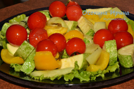 Овощи в круглой решётке на мангале