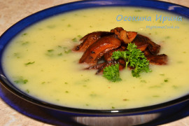 Яблочный суп-пюре с жареными рыжиками