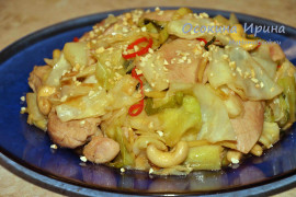 Жареная курица с капустой