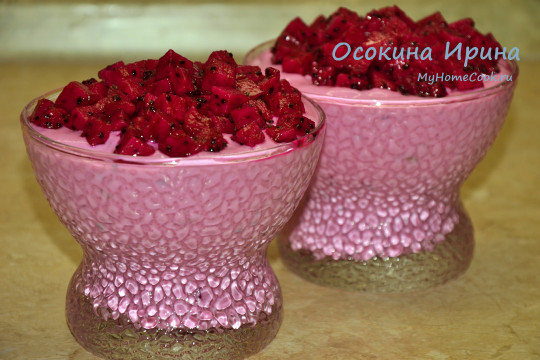 Творожный десерт с фруктами