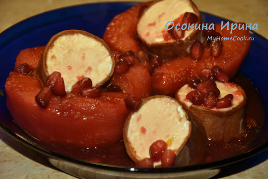 Горячий десерт из айвы с мороженым