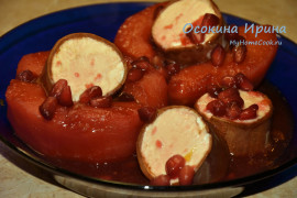 Горячий десерт из айвы с мороженым