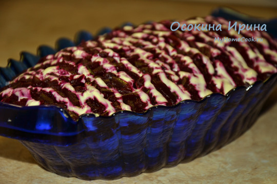 Салат с печенью трески и свеклой