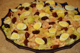 Салат с креветками и оливками