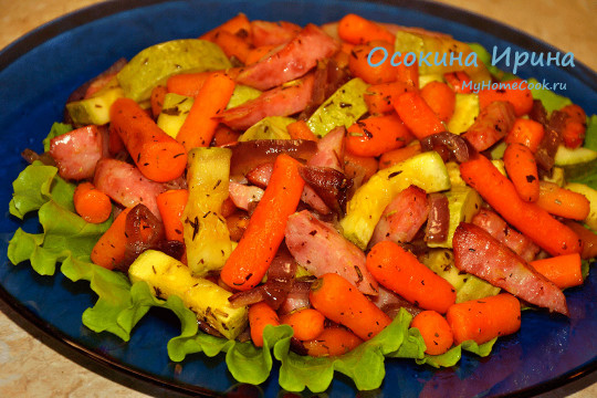 Запечённые овощи с колбасками