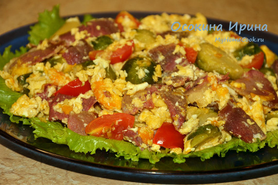 Скрэмбл с хамоном и брюссельской капустой