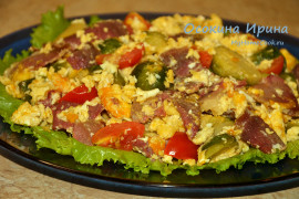 Скрэмбл с хамоном и брюссельской капустой