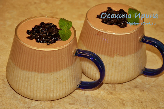 Экспресс-овсянка с соусом и ягодами