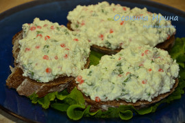 Бутерброды с творогом и икрой