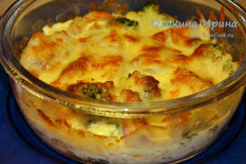 Морской окунь с брокколи с духовке