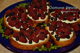 Апельсиновые гренки с ягодами