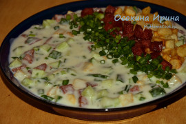 Холодник с жареной колбасой и картошкой