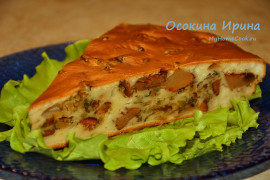 Сметанный пирог с рыжиками